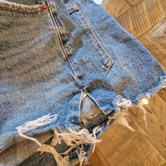 Abercrombie & Fitch The Mom Short High Rise Button Fly Jean Shorts | Size 29 - Picture 5 of 7